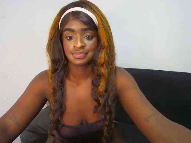 Amara__R1 webcam