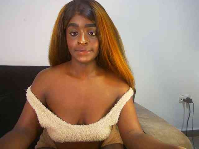 Amara__R1 webcam