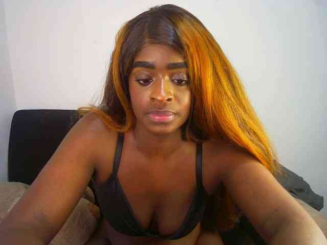 Amara__R1 webcam