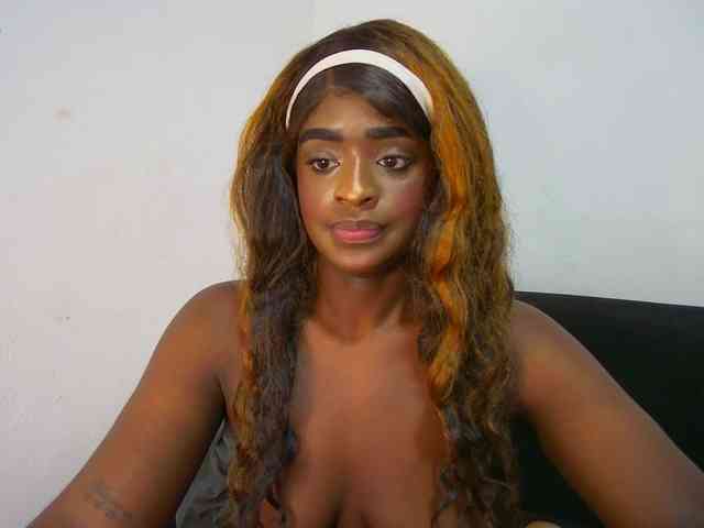 Amara__R1 webcam