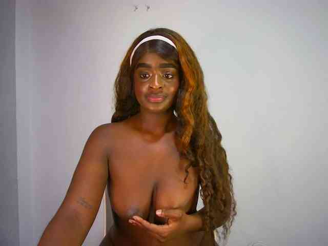 Amara__R1 webcam