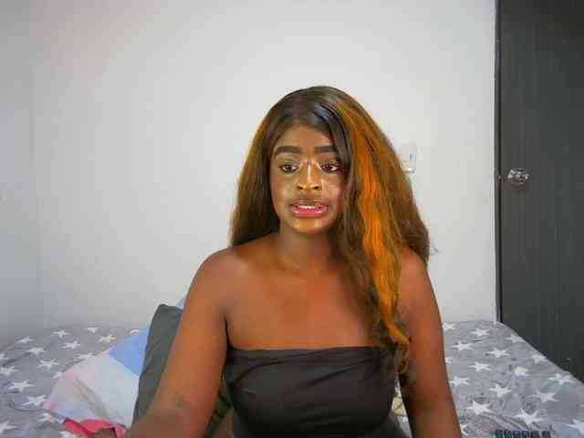 Amara__R1 webcam