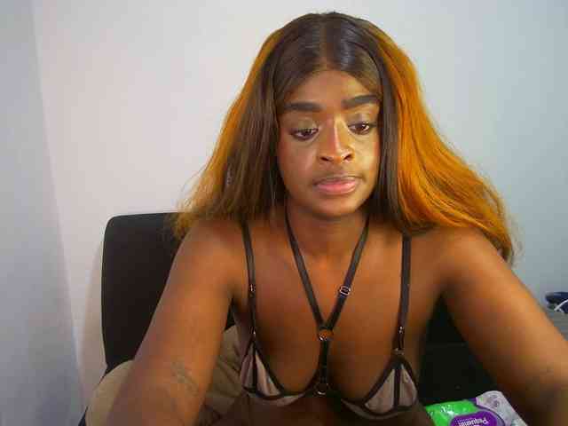 HannahCox19 webcam