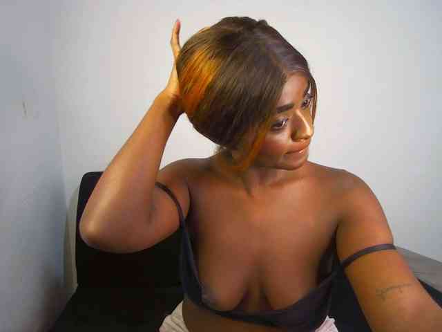 HannahCox19 webcam
