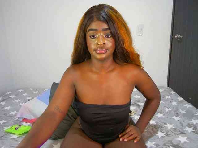 Amara__R1 webcam