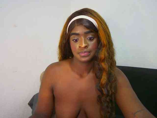 Amara__R1 webcam