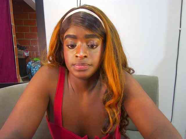 Amara__R1 webcam