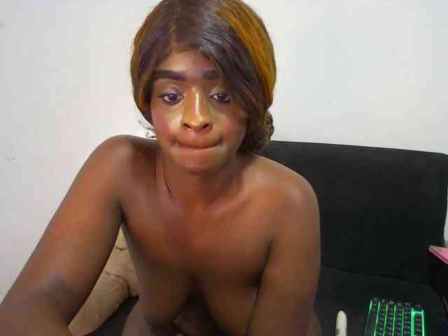 Amara__R1 webcam