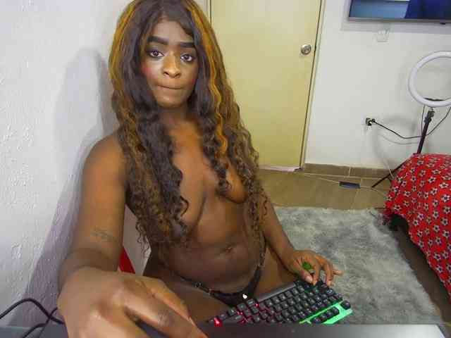Amara__R1 webcam