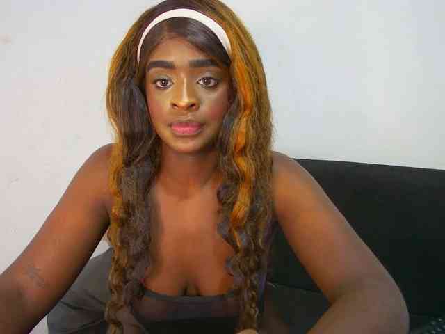 Amara__R1 webcam