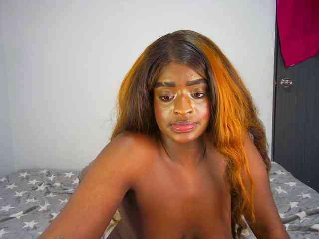 Amara__R1 webcam