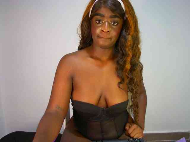 Amara__R1 webcam