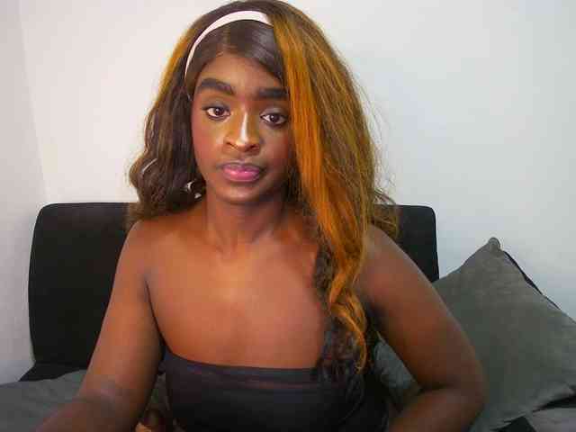 Amara__R1 webcam
