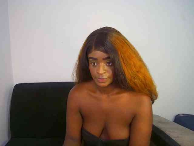 HannahCox19 webcam