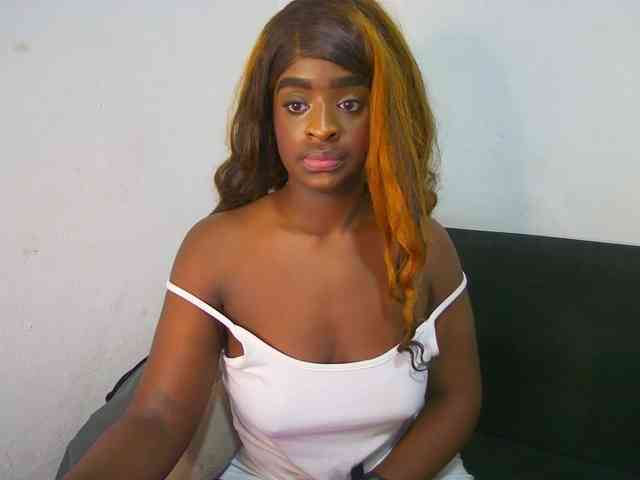 Amara__R1 webcam