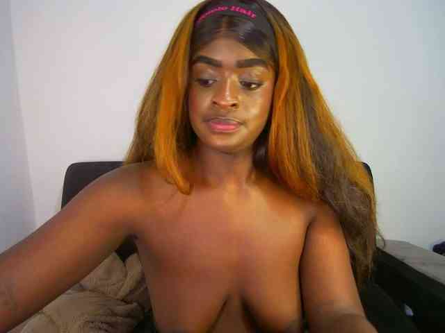 HannahCox19 webcam
