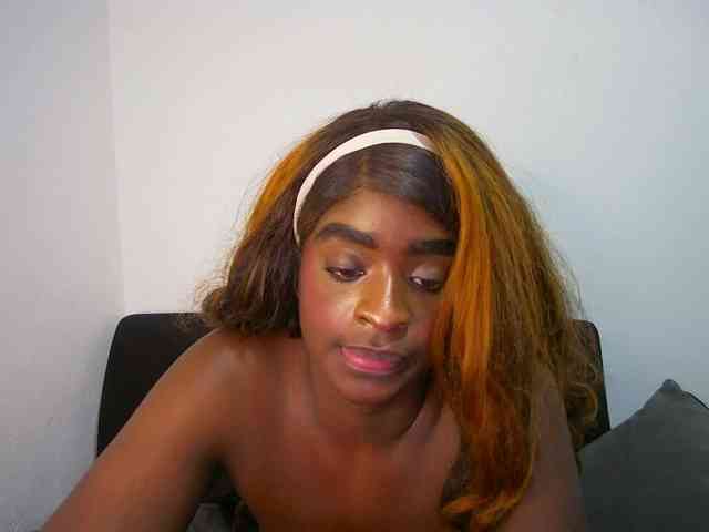 Amara__R1 webcam