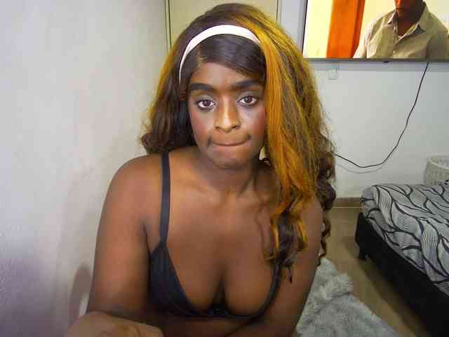 Amara__R1 webcam