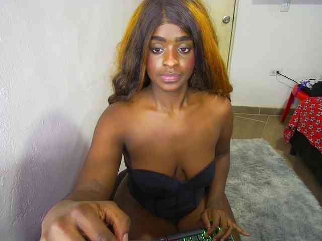 Amara__R1 webcam