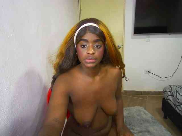 Amara__R1 webcam