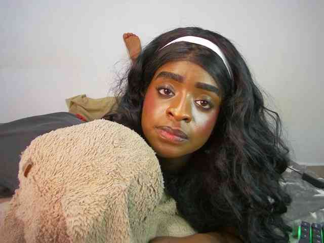 Amara__R1 webcam