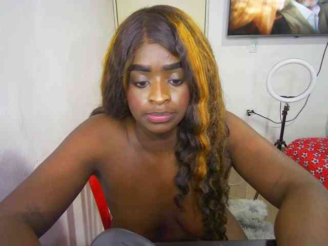 Amara__R1 webcam