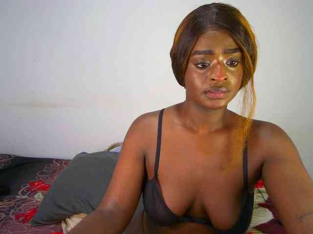 Amara__R1 webcam