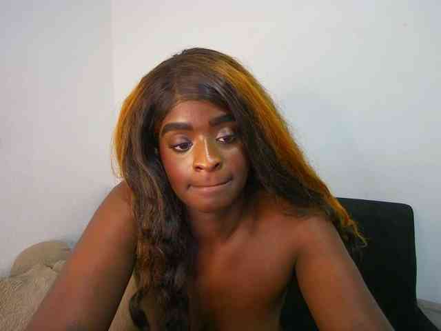 Amara__R1 webcam