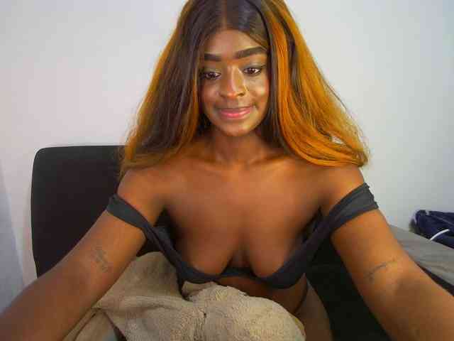 HannahCox19 webcam