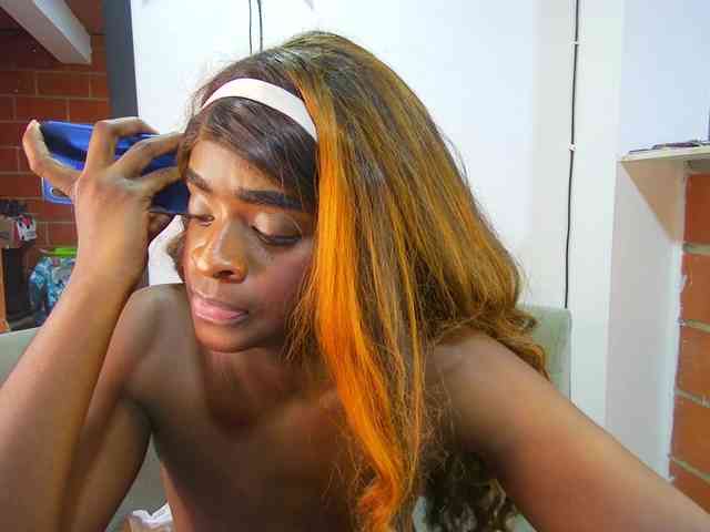 Amara__R1 webcam
