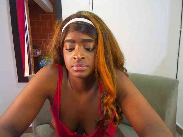 Amara__R1 webcam