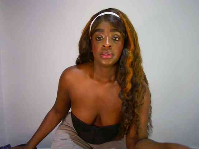 Amara__R1 webcam