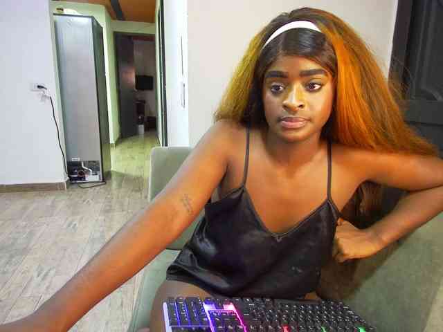 HannahCox19 webcam