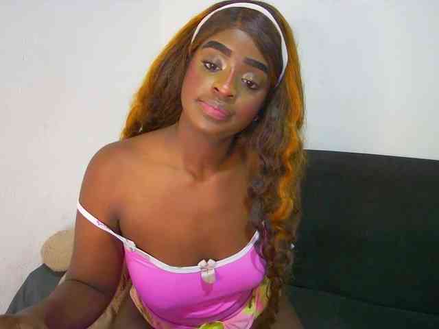 Amara__R1 webcam