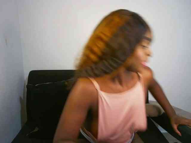 HannahCox19 webcam