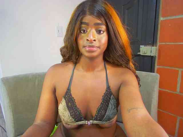 Amara__R1 webcam