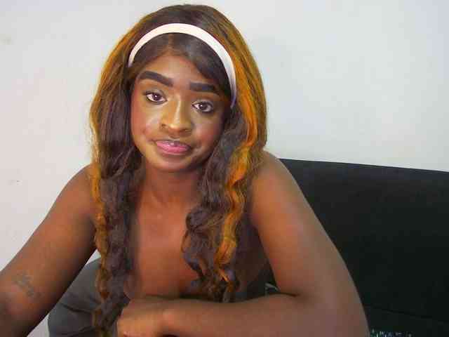 Amara__R1 webcam