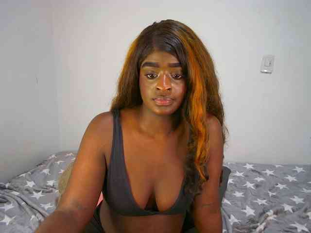 Amara__R1 webcam