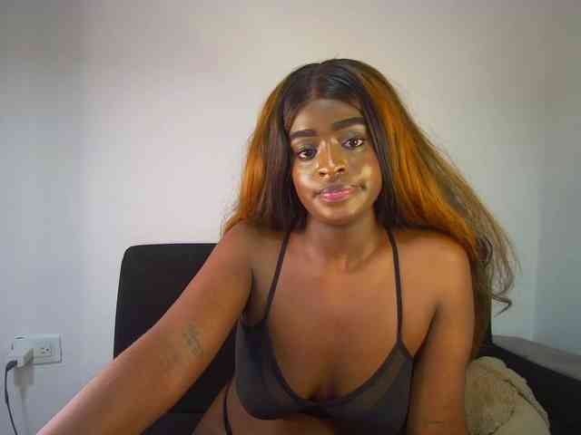 HannahCox19 webcam