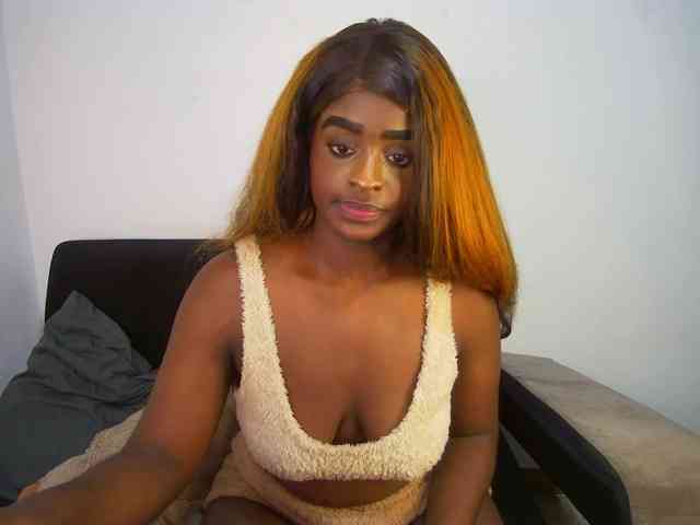 Amara__R1 webcam