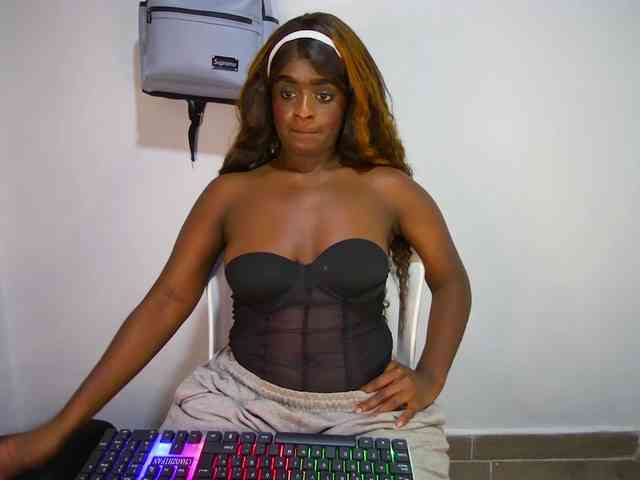 Amara__R1 webcam