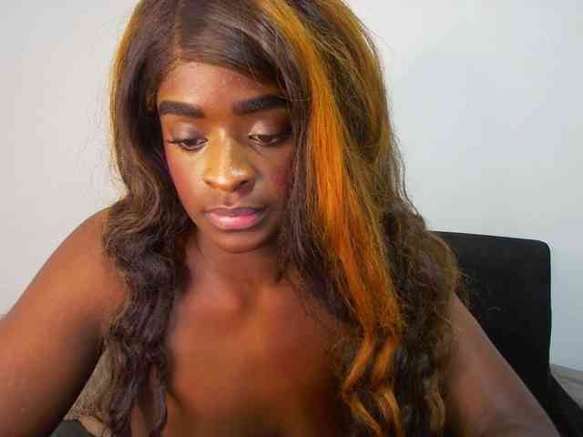 Amara__R1 webcam