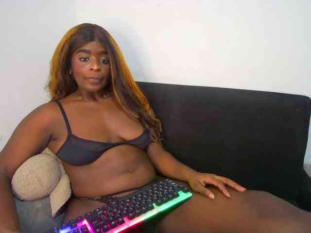 Amara__R1 webcam