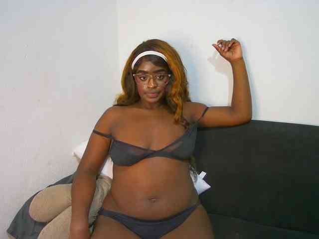 Amara__R1 webcam