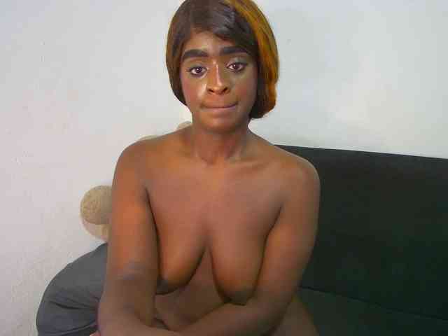 Amara__R1 webcam