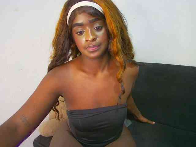 Amara__R1 webcam
