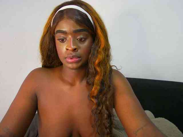 Amara__R1 webcam