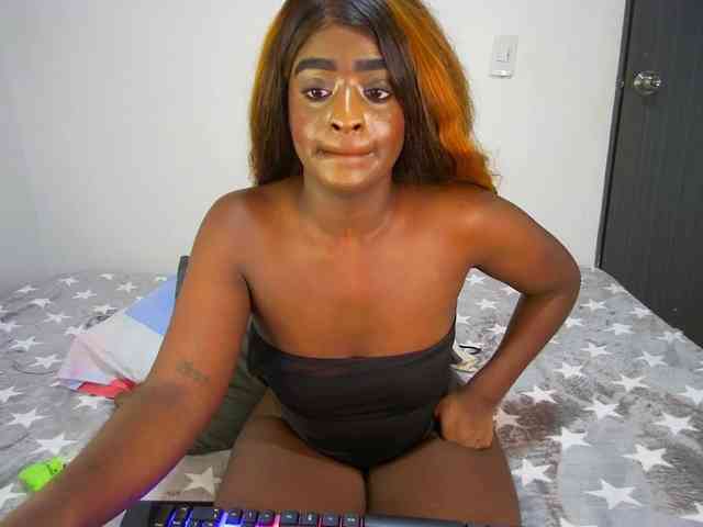 Amara__R1 webcam