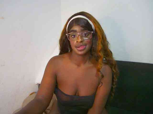 Amara__R1 webcam