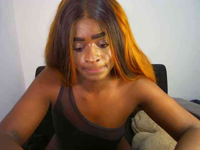 HannahCox19 webcam